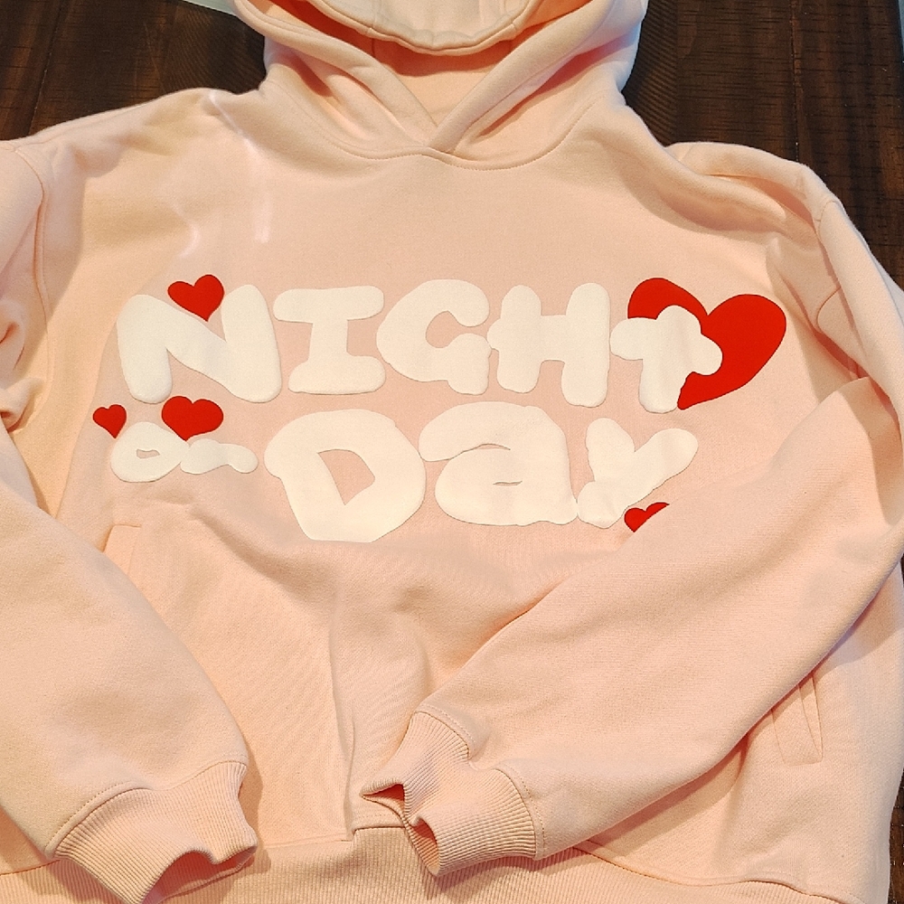 🩷♥️Night Or Day Puff Hoodie❤️🩷